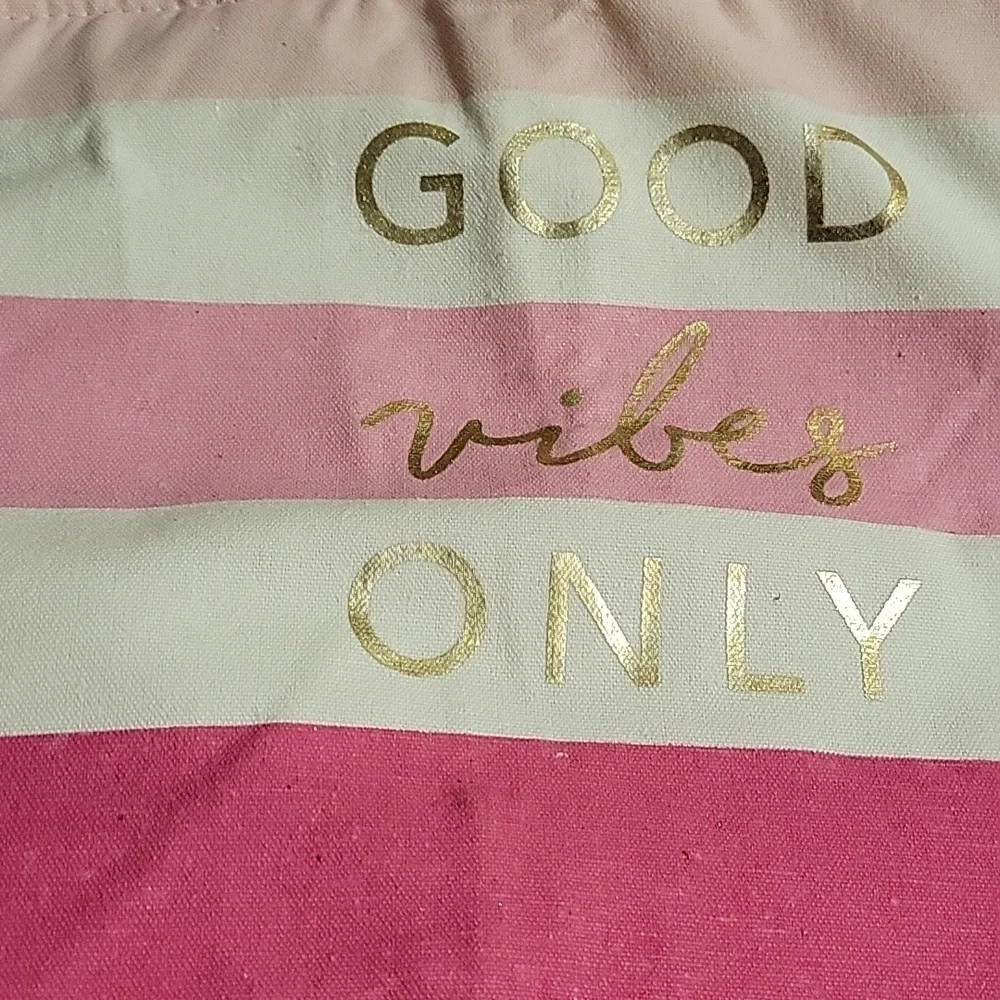 Cupcakes and Cartwheels Good Vibes Only Pink & White  Thermal Lunch Tote - Picture 3 of 14